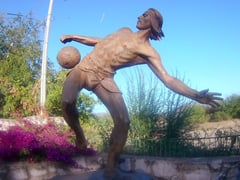 Monument to the pre-Hispanic ball game at the entrance of the magical town of El Qeulite